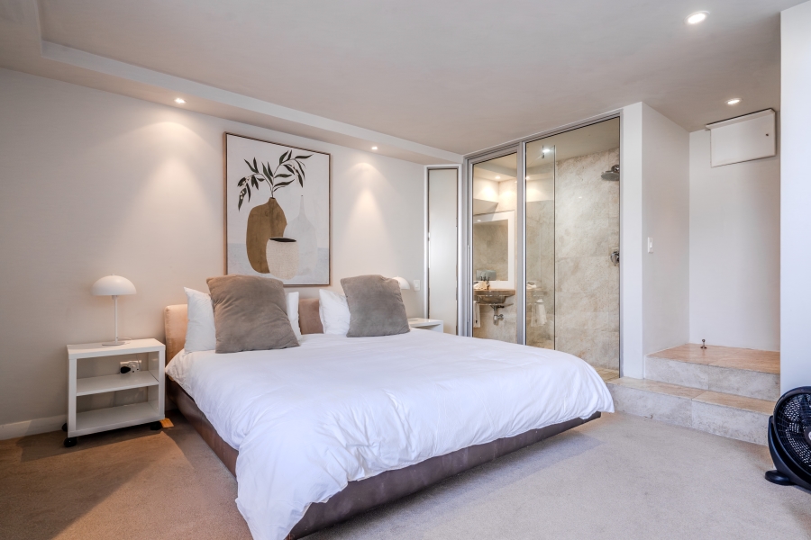 8 Bedroom Property for Sale in Camps Bay Western Cape